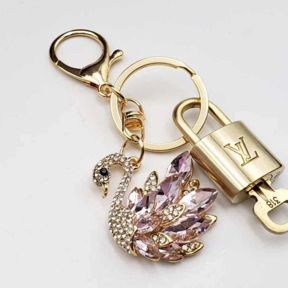 Authentic Louis Vuitton Gold Lock & Key 🔑 Bag Charm w/ Unbranded Swan Charm - Picture 6 of 8